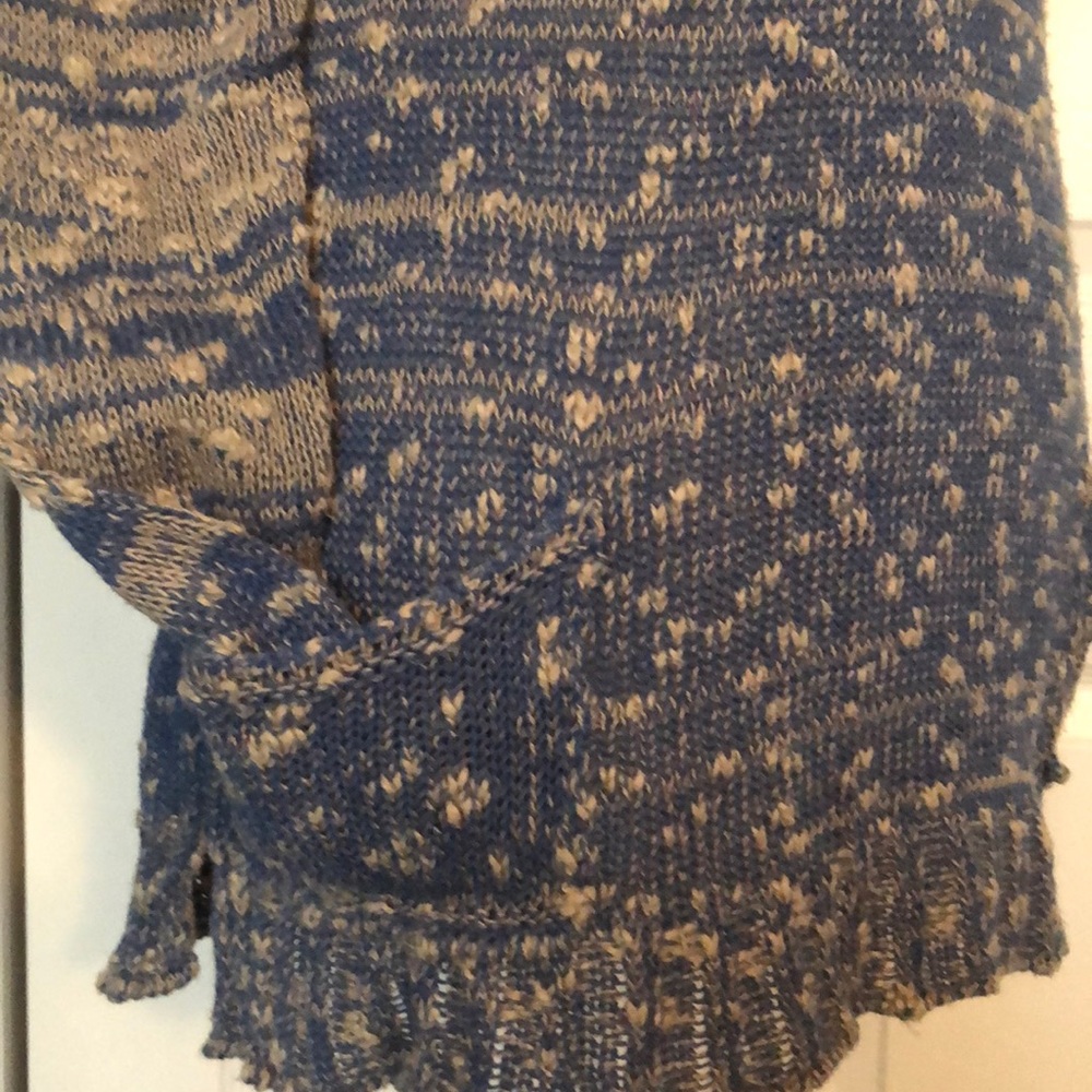 Ladies Sweater - Picture 6 of 6